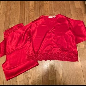 Victoria’s Secret 2 Piece Pajamas